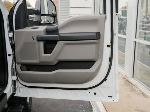 Used 2019 Ford F250 XL w/ Power Equipment Group image 32