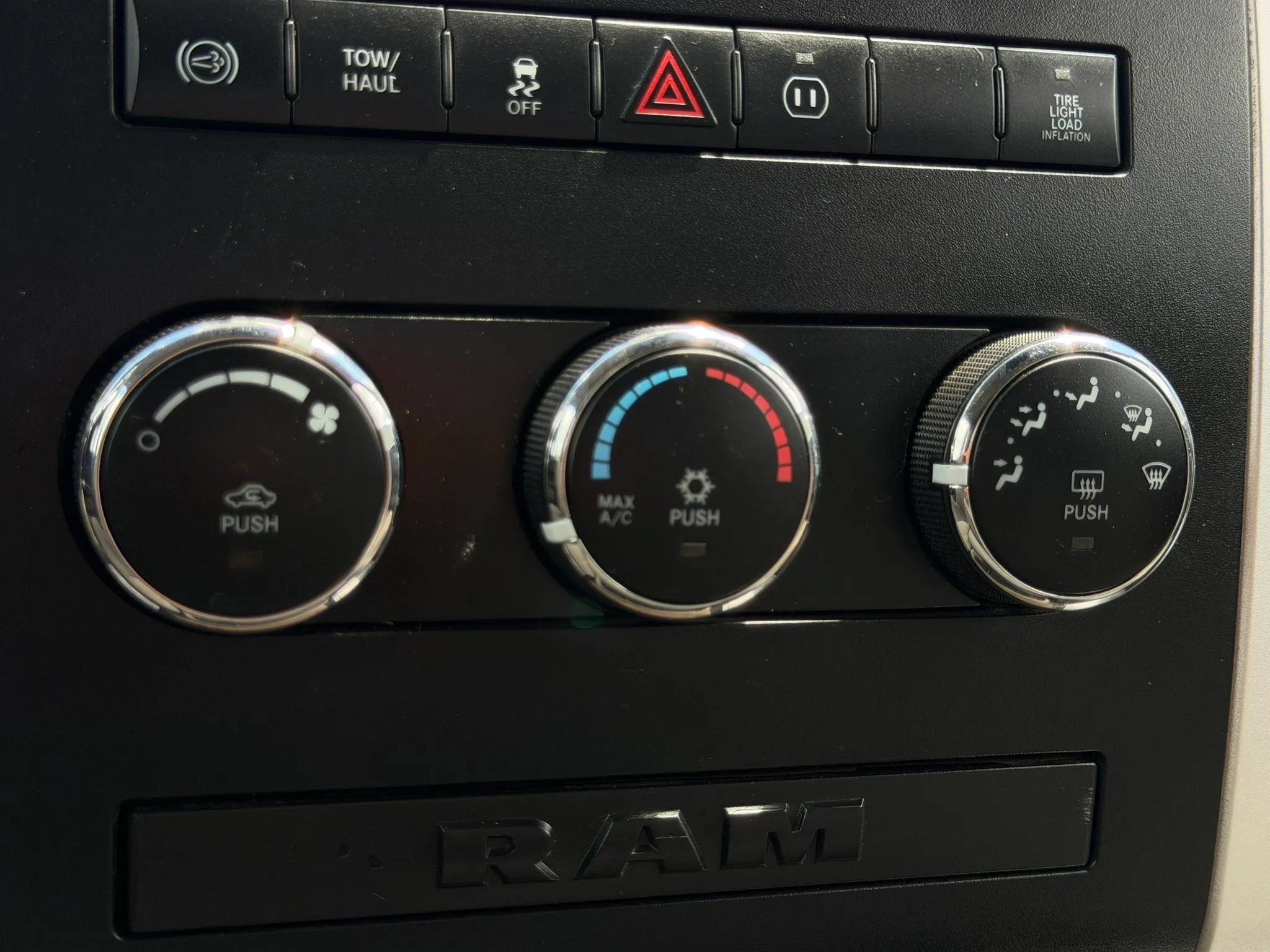 Used 2012 RAM 2500 SLT w/ Luxury Group AWD/4WD image 40