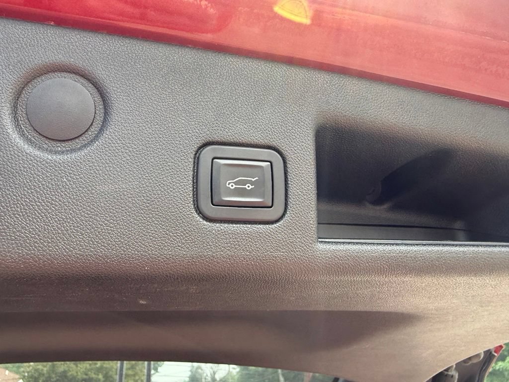 Used 2018 Chevrolet Equinox LT w/ Sun & Infotainment Package FWD image 33