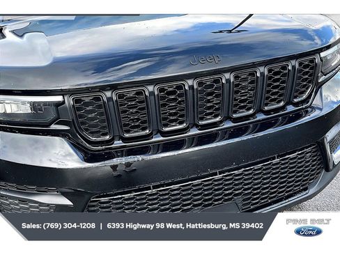 Used 2022 Jeep Grand Cherokee Altitude AWD/4WD image 22