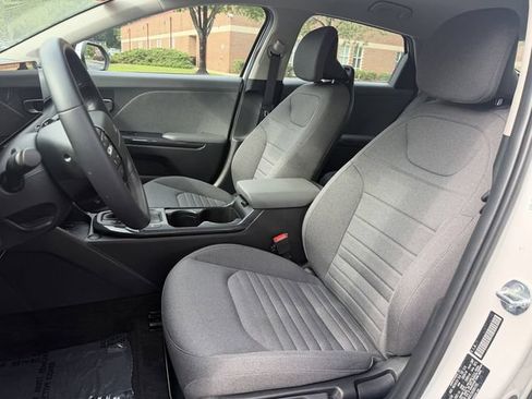 Certified 2025 Kia K4 EX FWD image 11
