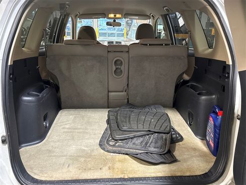 Used 2006 Toyota RAV4 Limited image 11