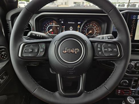 New 2025 Jeep Gladiator Rubicon image 8