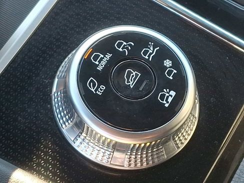 Used 2023 Mitsubishi Outlander SE Black Edition image 24