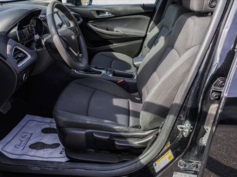 Used 2016 Chevrolet Cruze LT image 11