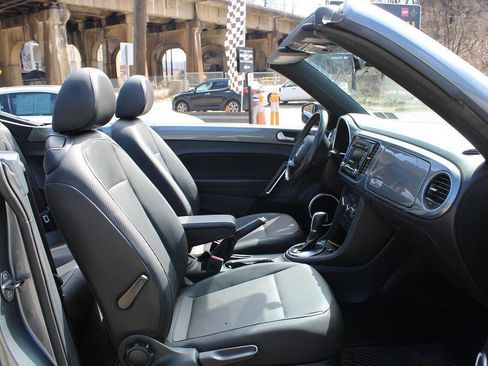 Used 2014 Volkswagen Beetle 1.8T image 34