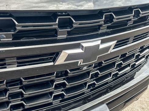 Used 2023 Chevrolet Tahoe Z71 w/ Luxury Package AWD/4WD image 11