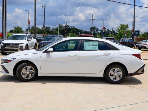 New 2026 Hyundai Elantra SE FWD image 29