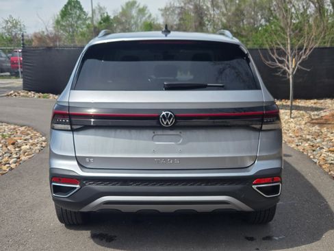 New 2026 Volkswagen Taos SE FWD image 7