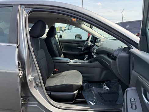 Used 2024 Nissan Sentra SV FWD image 21