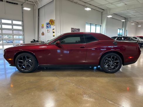 Used 2023 Dodge Challenger SXT w/ Blacktop Package image 5