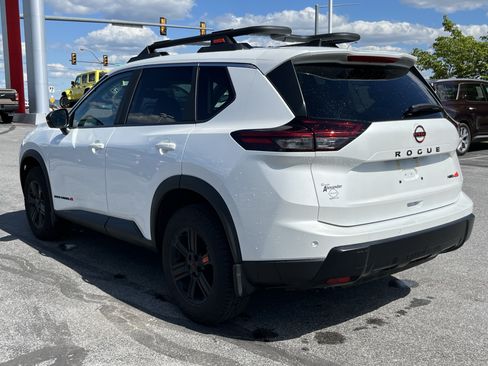Used 2026 Nissan Rogue SV w/ Rock Creek Premium Package AWD/4WD image 9