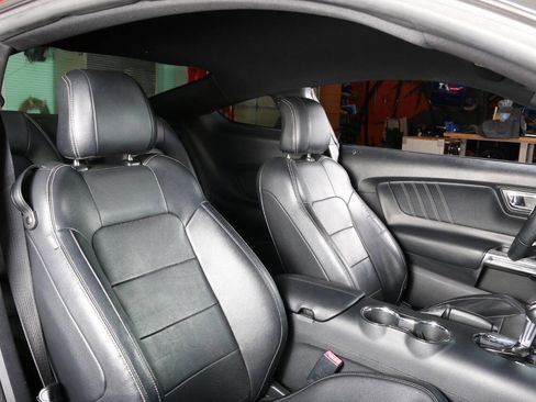 Used 2016 Ford Mustang Premium image 25