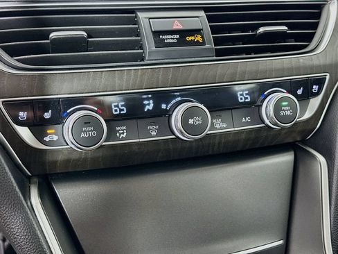 Used 2018 Honda Accord Touring image 16