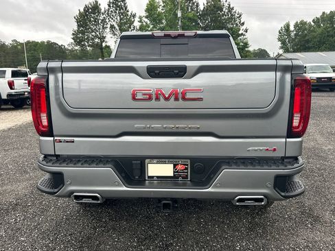 Used 2024 GMC Sierra 1500 AT4 w/ Technology Package AWD/4WD image 7