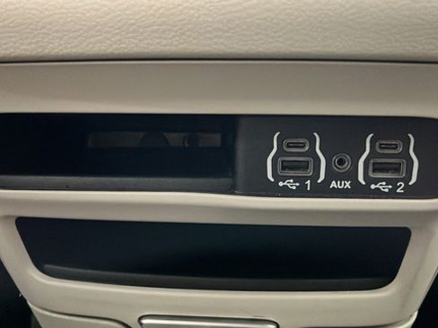 Used 2024 Chrysler Pacifica Touring-L FWD image 32