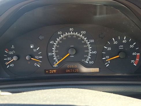 Used 1999 Mercedes-Benz CLK 320 Cabriolet image 24