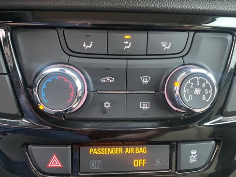 Used 2020 Buick Encore Preferred image 16