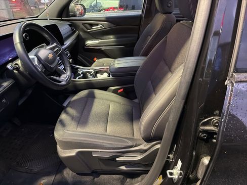 Used 2024 Chevrolet Traverse LS image 6