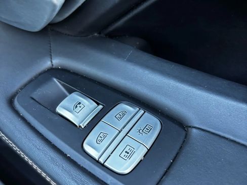 Used 2017 BMW 750i RWD image 23