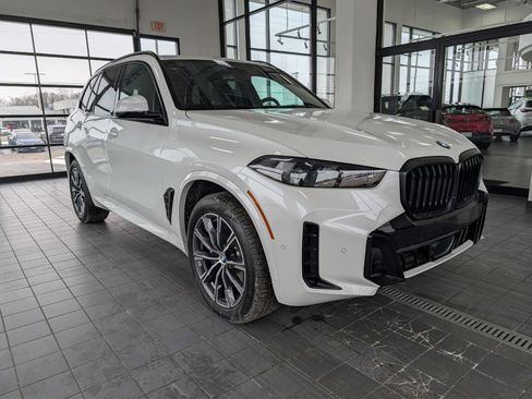 New 2026 BMW X5 xDrive40i w/ M Sport Package image 1