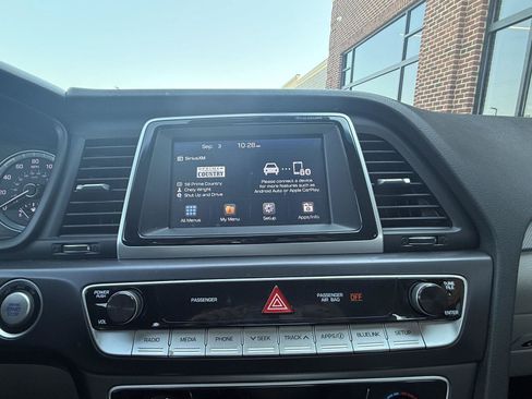 Used 2018 Hyundai Sonata SEL w/ Tech Package 02 FWD image 4