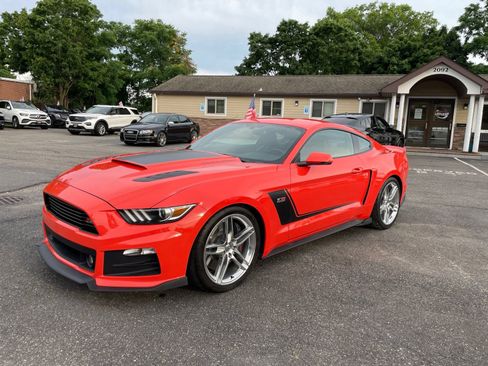 Used 2016 Ford Mustang GT Premium w/ GT Performance Package RWD image 39