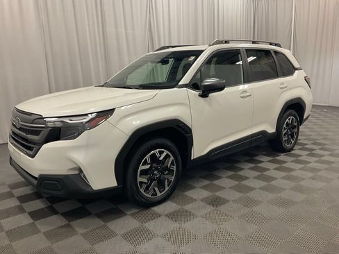 Used 2025 Subaru Forester Premium AWD/4WD image 5