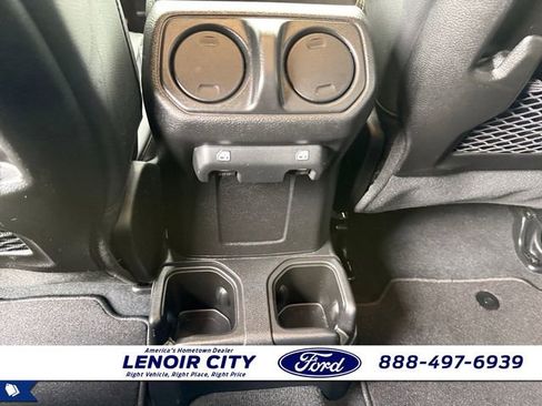 Used 2025 Jeep Gladiator Sport w/ Premium Package image 14