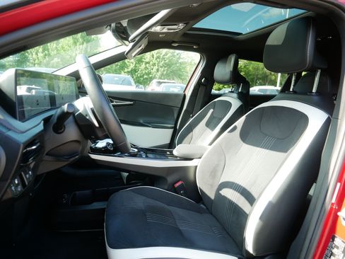 Certified 2024 Kia EV6 GT-Line AWD/4WD image 33