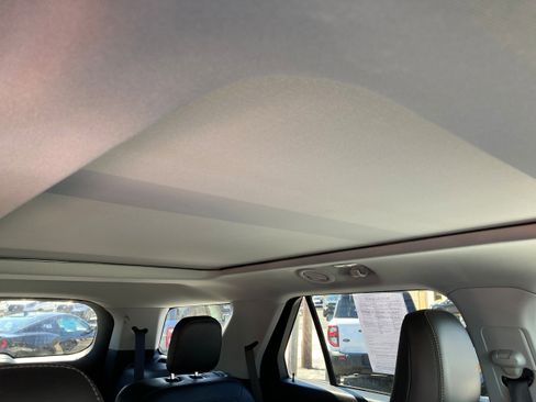 Certified 2022 Ford Explorer XLT w/ Equipment Group 202A image 15