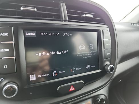 Used 2022 Kia Soul LX w/ Technology Package FWD image 18