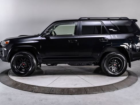 Used 2024 Toyota 4Runner TRD Off-Road Premium w/ Off Road Premium Plus Package AWD/4WD image 3