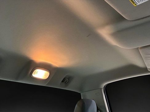 Used 2018 RAM 2500 Tradesman w/ Chrome Appearance Group image 25