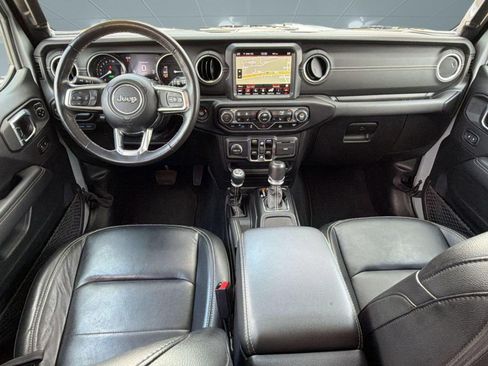 Used 2023 Jeep Wrangler Unlimited Sahara w/ Cold Weather Group AWD/4WD image 15