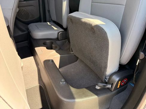 Used 2019 Chevrolet Colorado LT w/ Luxury Package, Chrome AWD/4WD image 18
