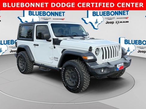 Used 2018 Jeep Wrangler Sport AWD/4WD image 3