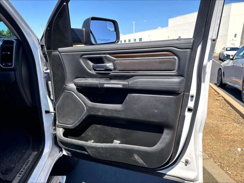 Used 2022 RAM 1500 Laramie AWD/4WD image 28