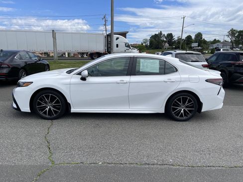 Used 2023 Toyota Camry SE w/ Cold Weather Package AWD/4WD image 17