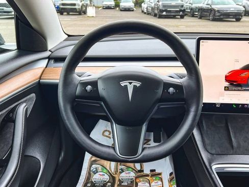 Used 2023 Tesla Model 3 Standard Range image 19