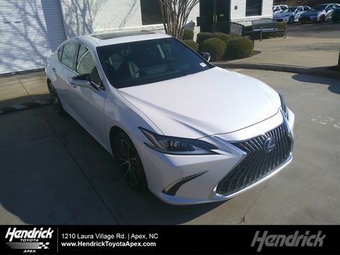 Used 2022 Lexus ES 300h w/ Premium Package image 1