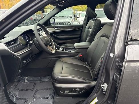 New 2025 Jeep Grand Cherokee L Limited image 15