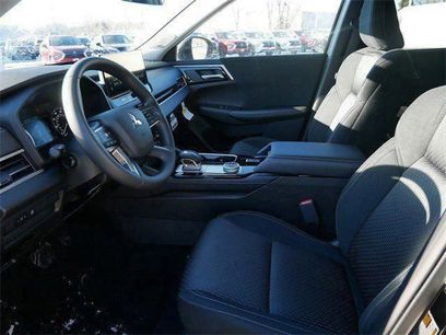 New 2026 Mitsubishi Outlander ES