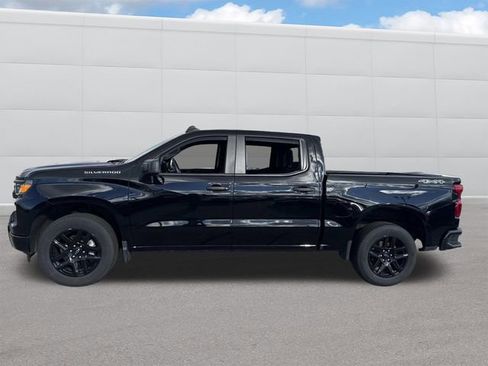Used 2022 Chevrolet Silverado 1500 Custom image 2
