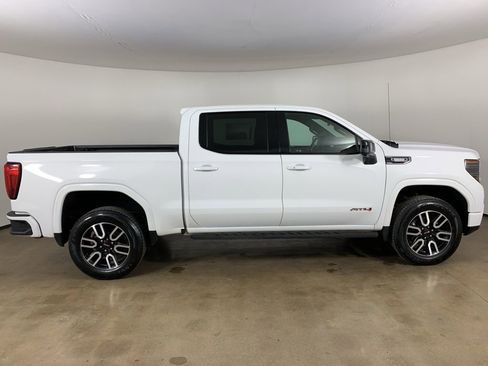 Used 2022 GMC Sierra 1500 AT4 w/ AT4 Preferred Package image 7