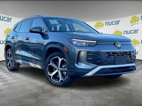 New 2026 Volkswagen Tiguan SE image 1