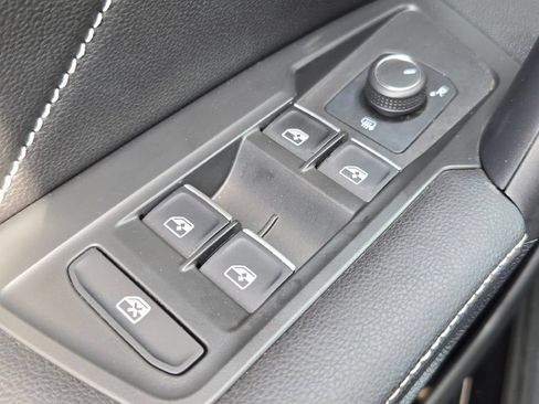 Used 2022 Volkswagen Tiguan SE AWD/4WD image 27