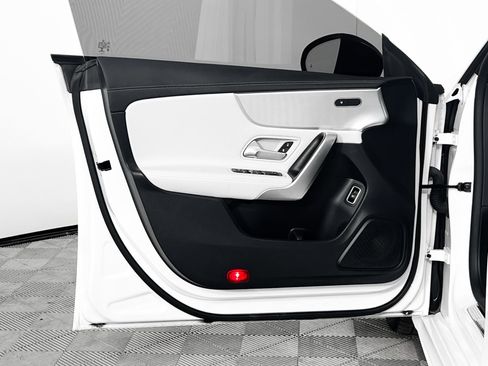 Used 2022 Mercedes-Benz CLA 250 image 13