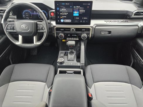 Used 2024 Toyota Tacoma TRD Off-Road image 28
