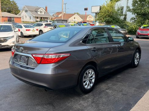 Used 2016 Toyota Camry LE FWD image 4